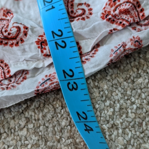 LOFT Outlet Red Paisley White Crop Top, Rayon - Picture 6 of 6